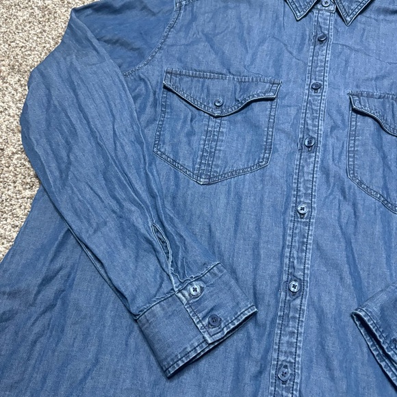 Express Women’s Large Light Blue Denim Shirt - Picture 2 of 13